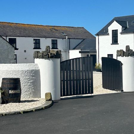 Bayview Farm Holiday Cottages Bushmills Exterior photo
